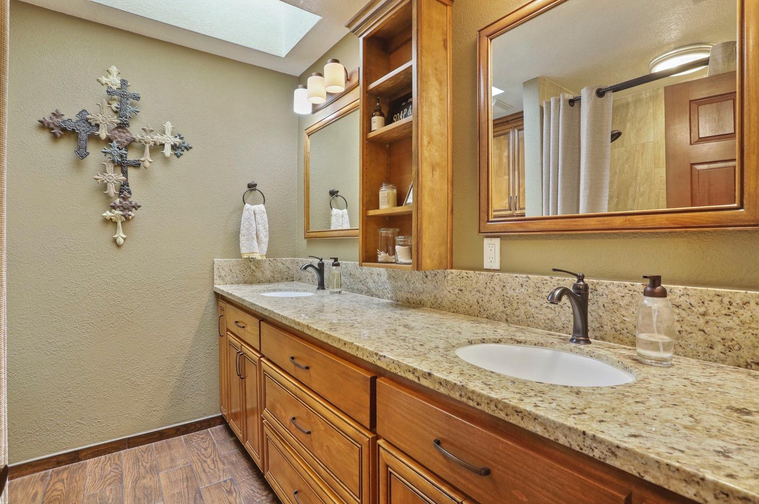 Detail Gallery Image 44 of 70 For 798 Shadowbrook Ln, Manteca,  CA 95336 - 4 Beds | 2/1 Baths