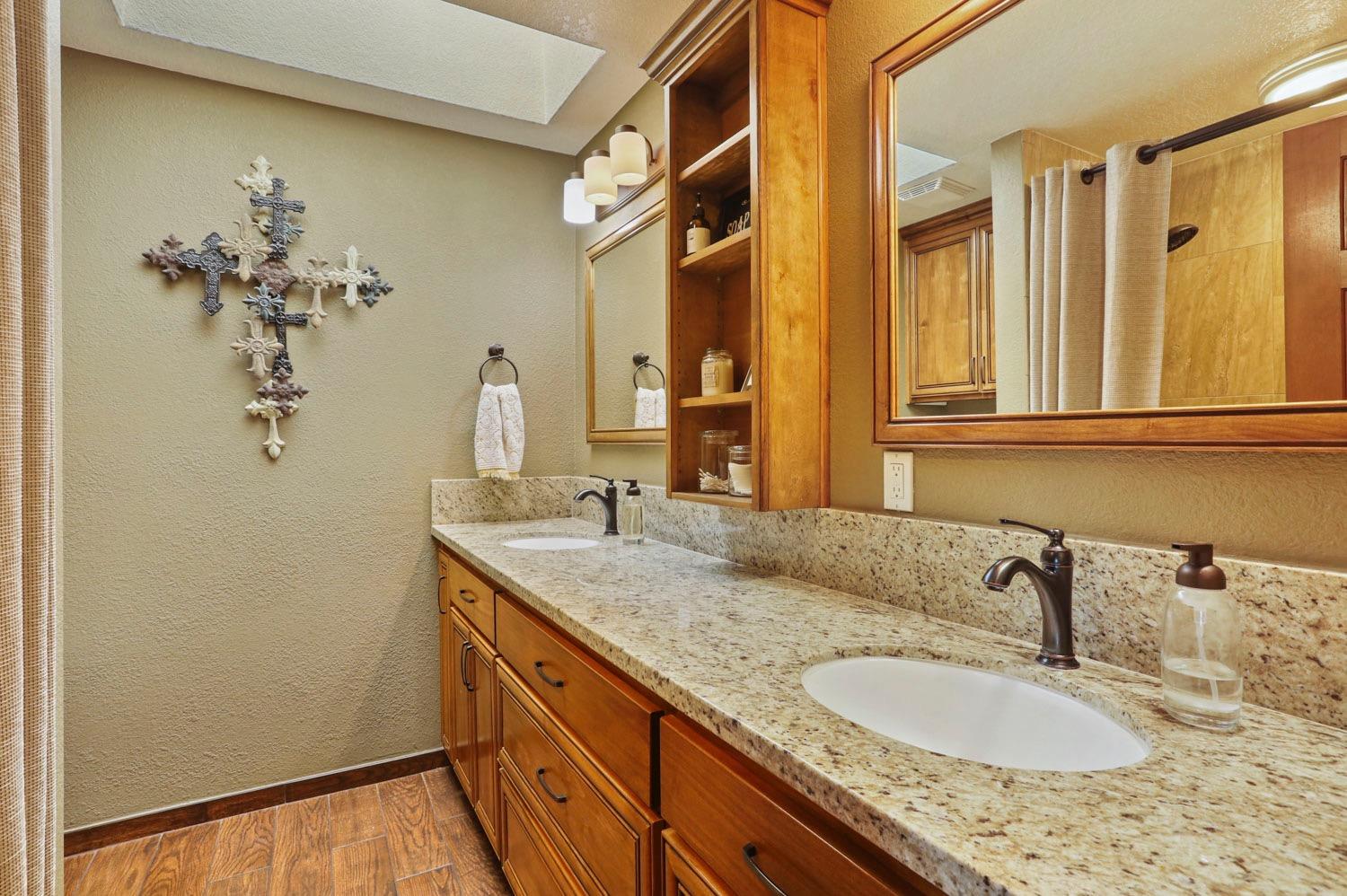 Detail Gallery Image 50 of 70 For 798 Shadowbrook Ln, Manteca,  CA 95336 - 4 Beds | 2/1 Baths