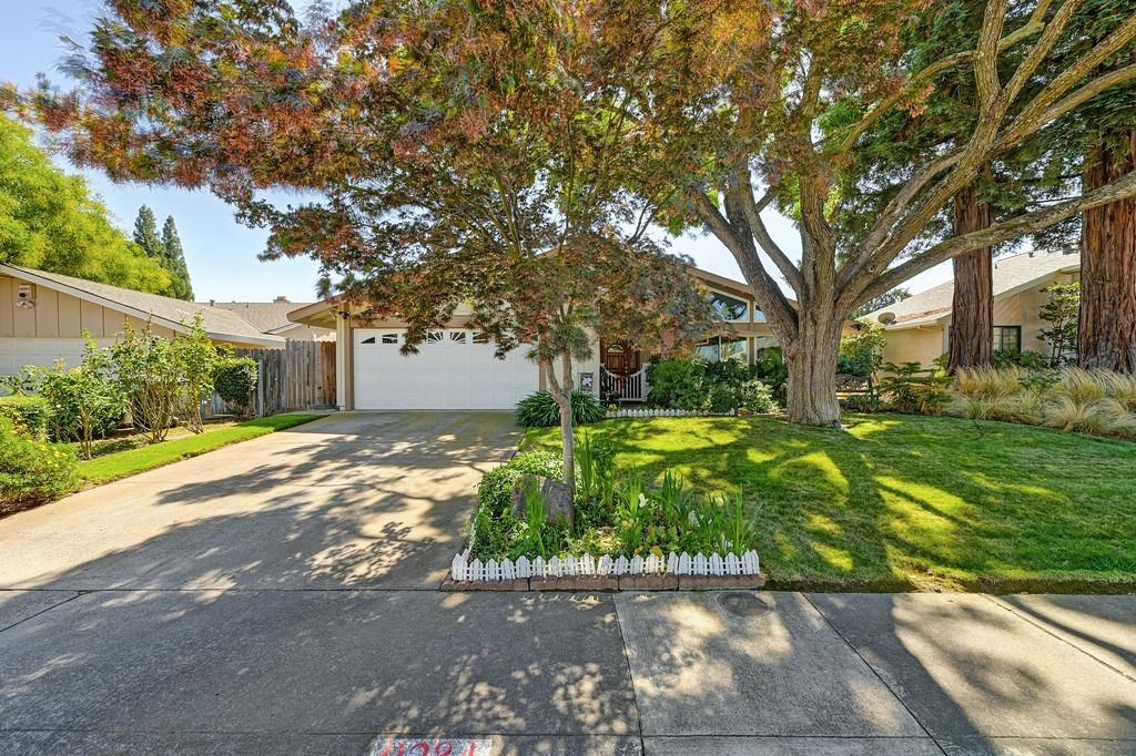 Photo of 9284 Linda Rio Dr in Sacramento, CA