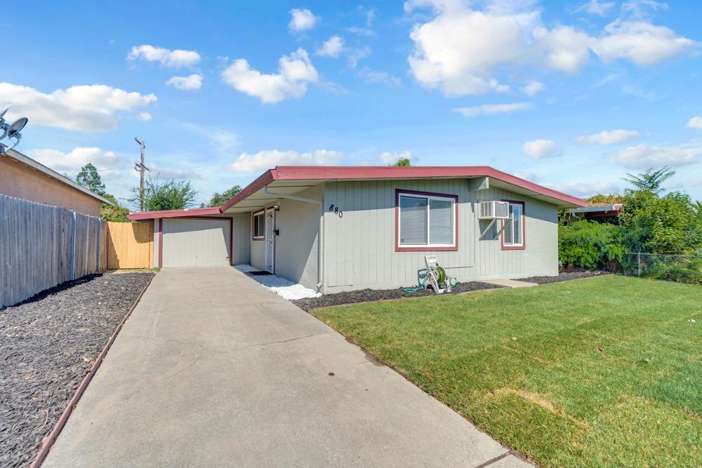 Photo of 880 Beardsley Dr in West Sacramento, CA