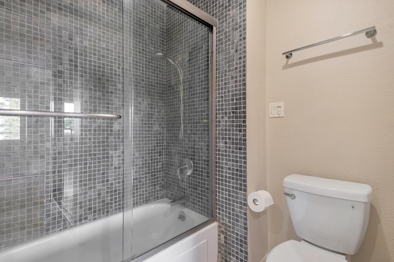 Photo #35: 223089682 Listing: Photo #35
