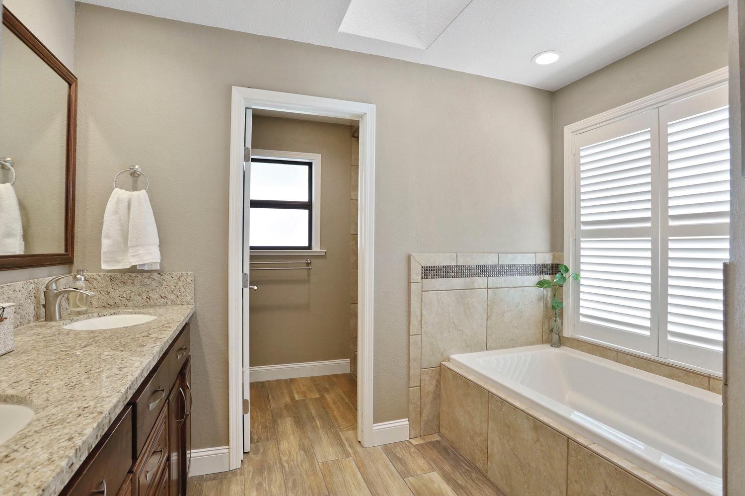 Detail Gallery Image 36 of 70 For 798 Shadowbrook Ln, Manteca,  CA 95336 - 4 Beds | 2/1 Baths