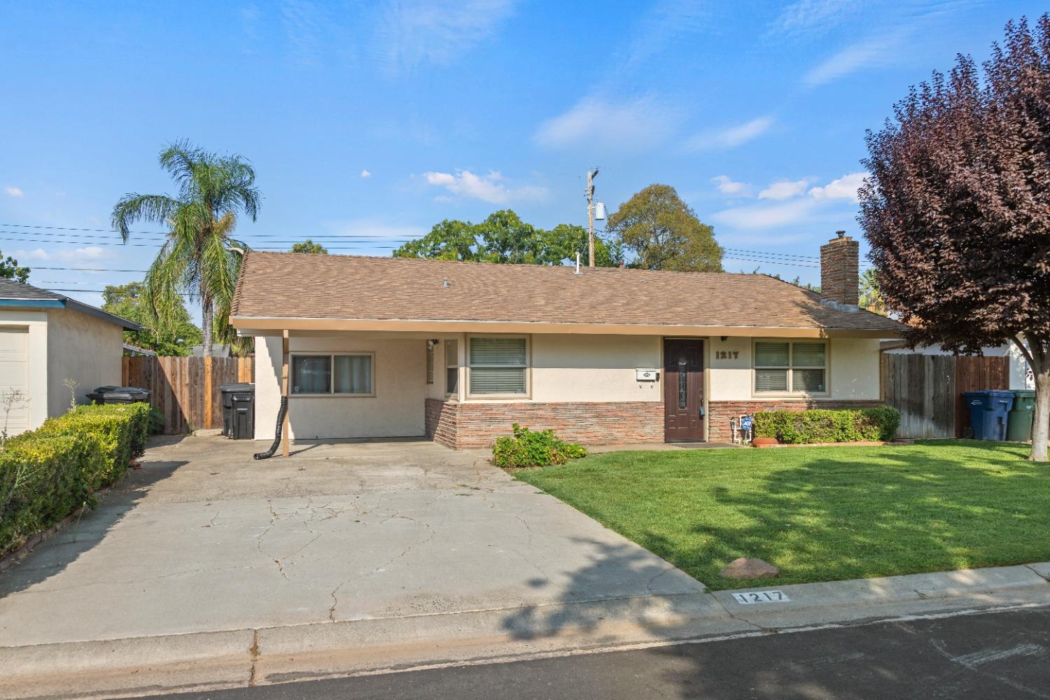 Photo of 1217 Greenhills Rd in Sacramento, CA