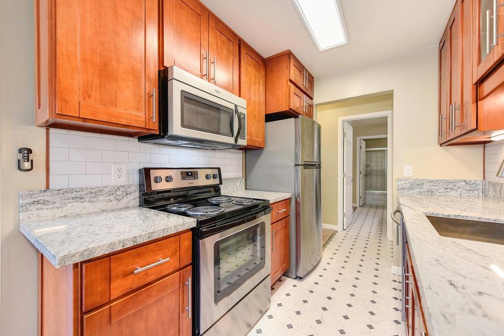 Photo #11: 223089581 Listing 