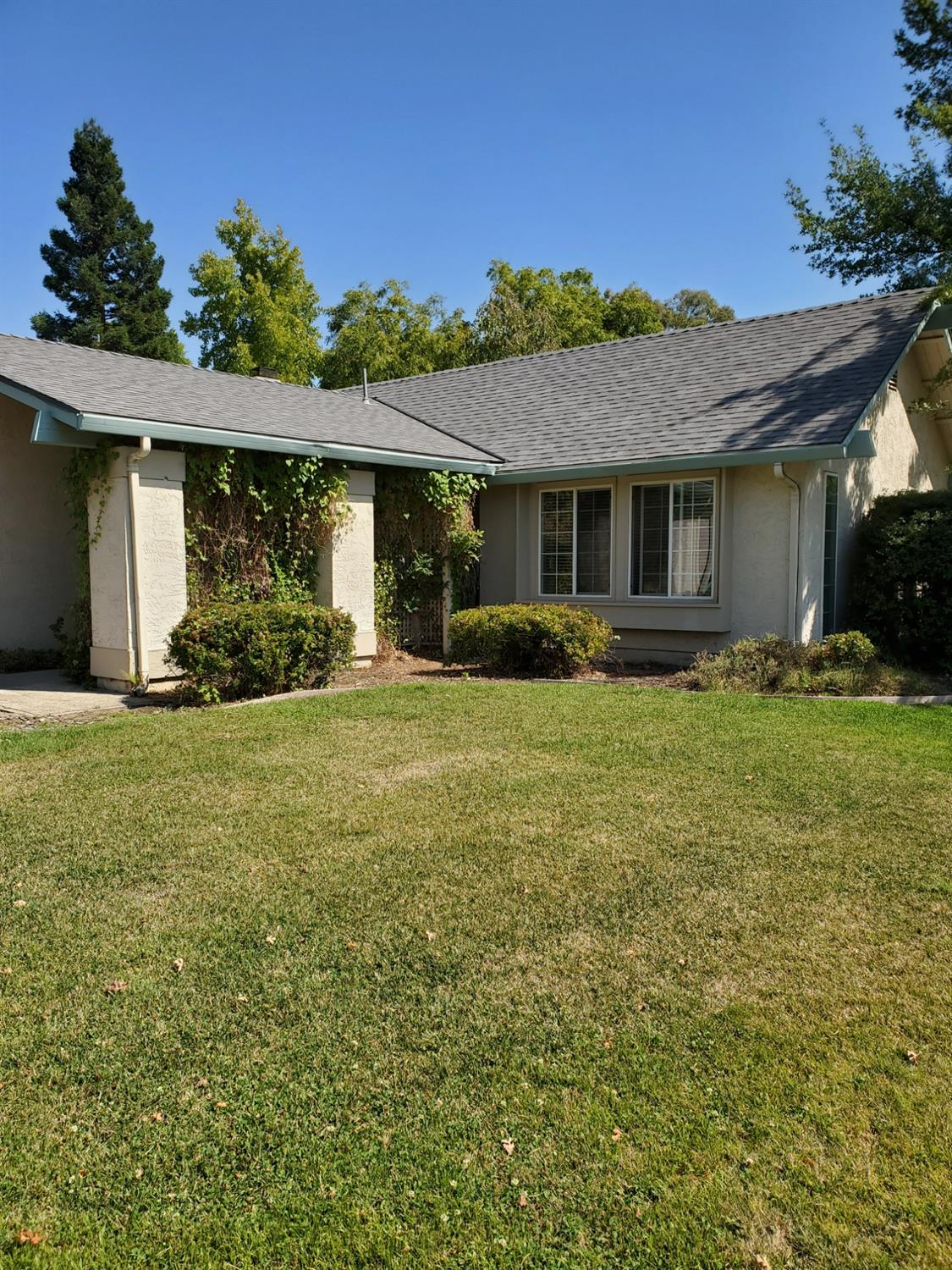 Photo of 8425 Menke Wy in Citrus Heights, CA