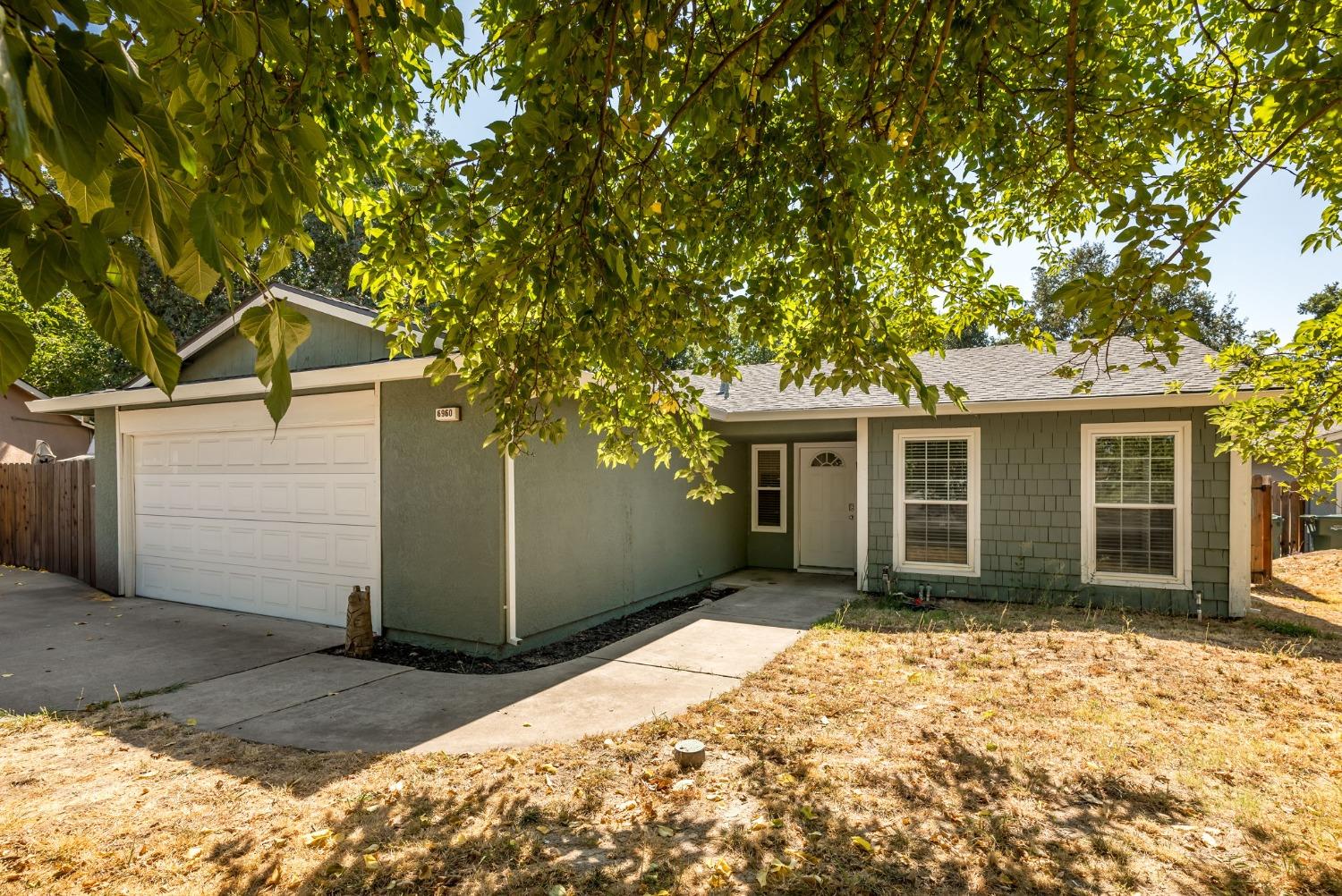 Photo of 6960 Stanford Oak Dr in Sacramento, CA