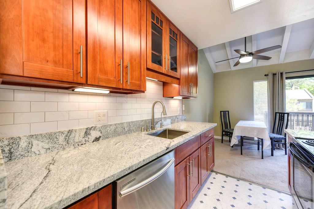 Photo #13: 223089581 Listing: Photo #13
