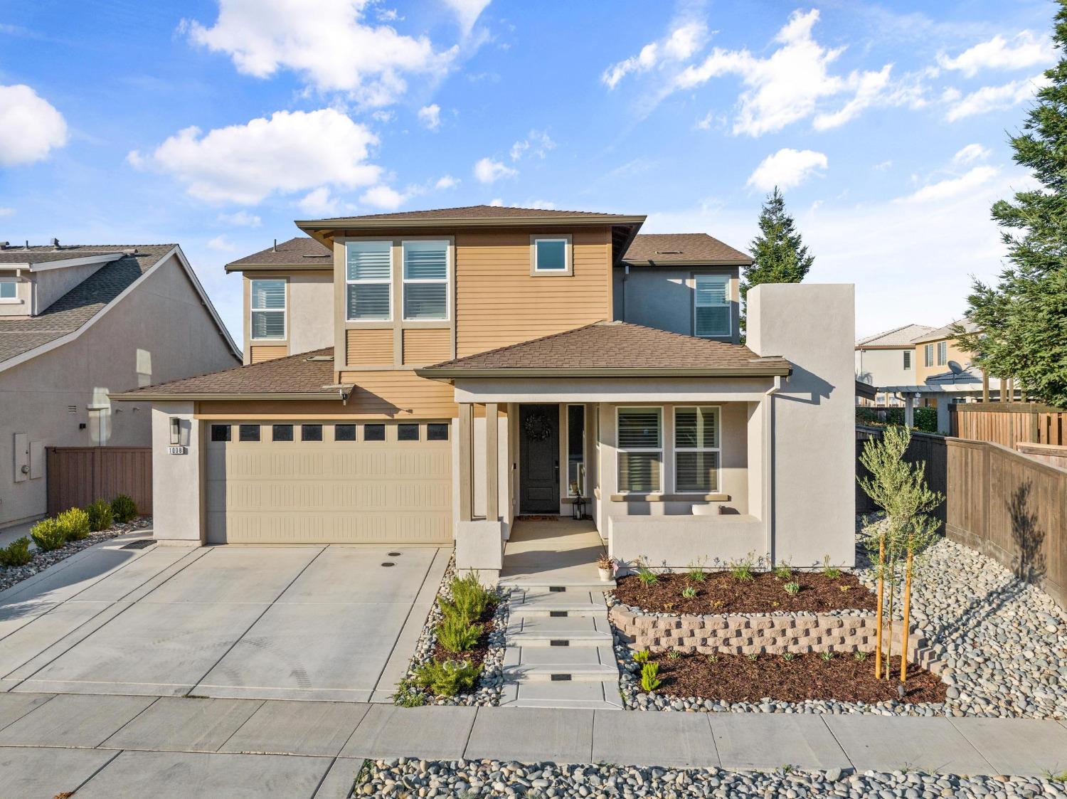 Photo of 1008 Fence Post Wy in Roseville, CA