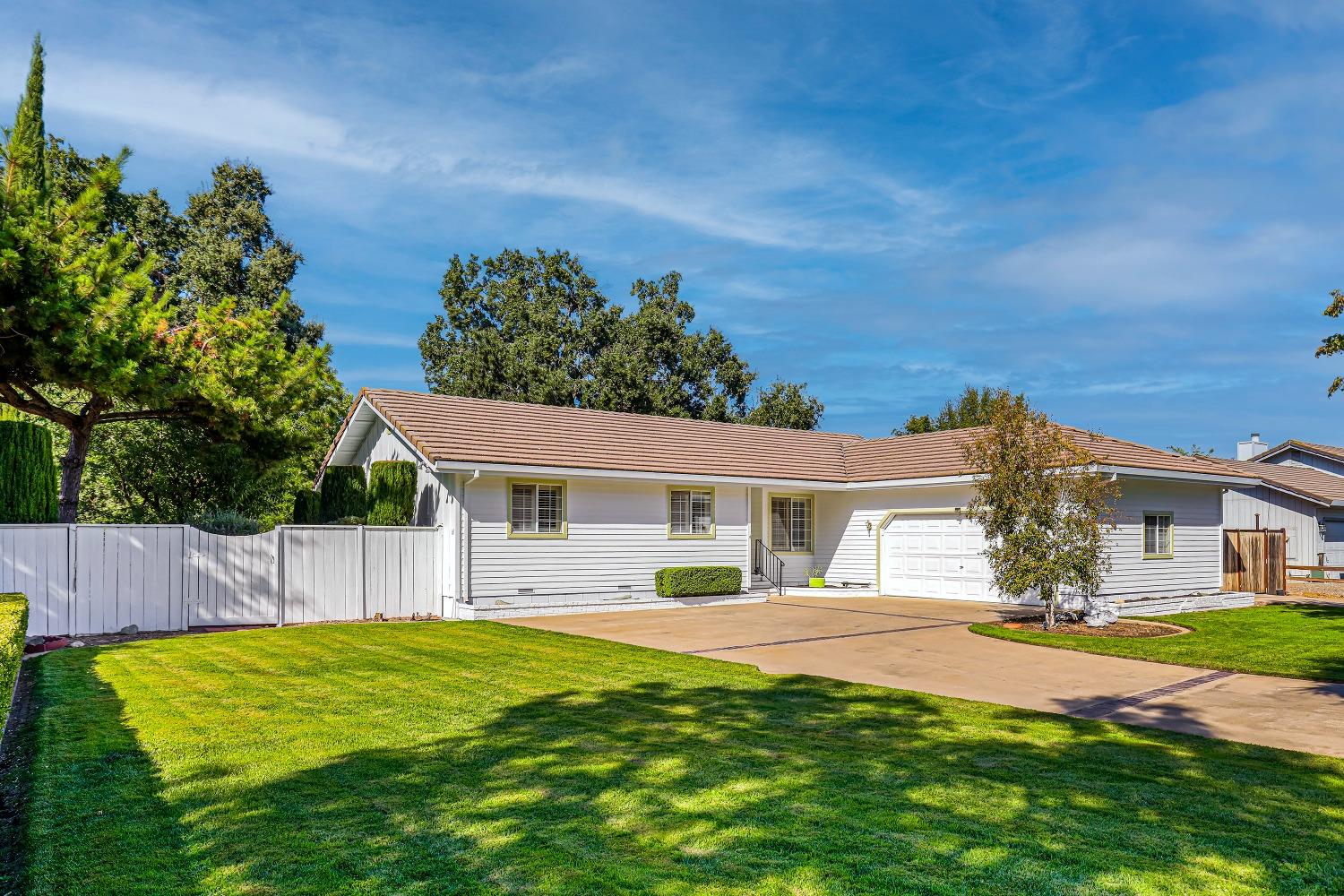 Photo of 85 Saint Andrews Rd in Valley Springs, CA