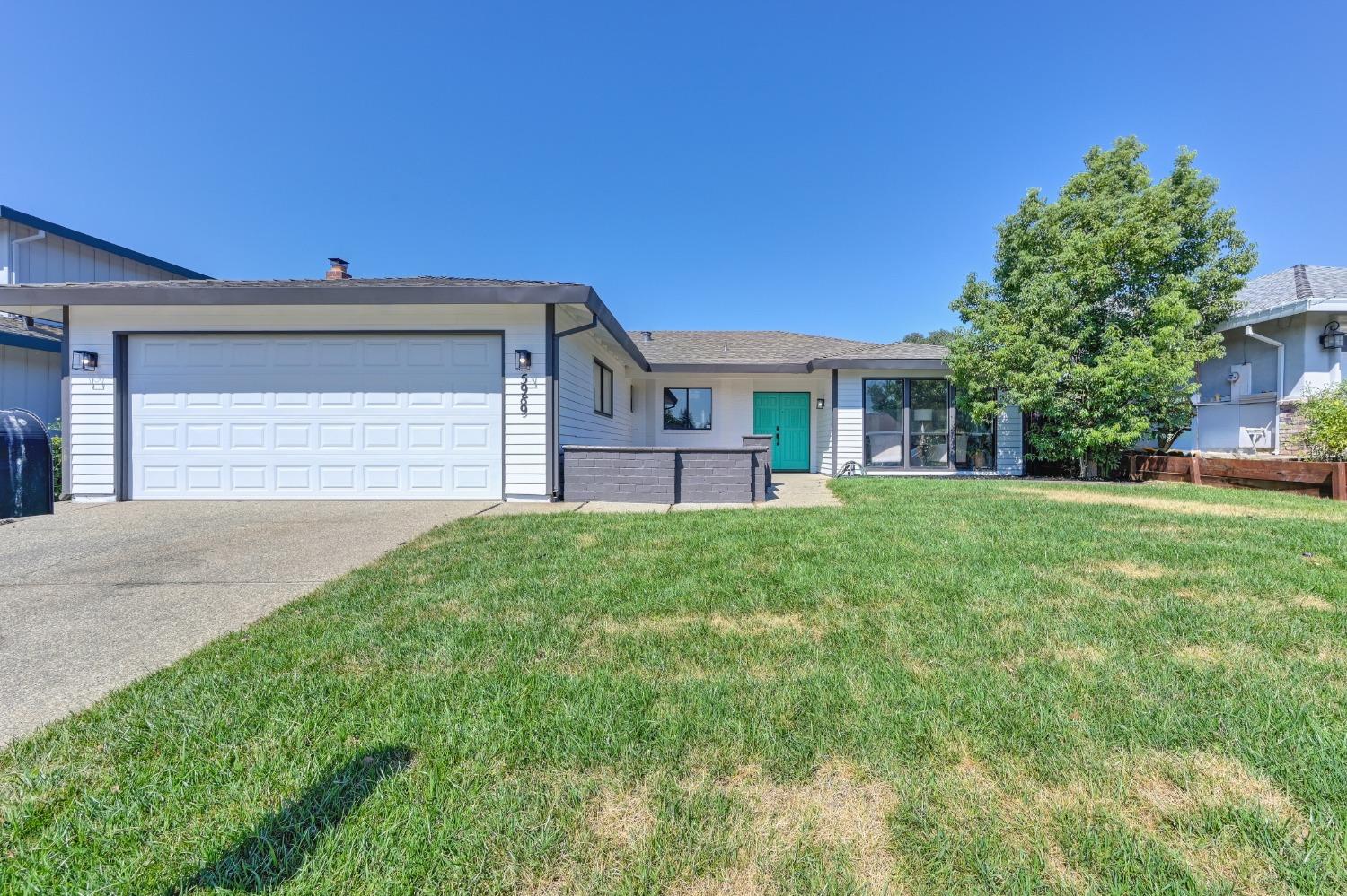Photo of 5989 Camray Cir in Carmichael, CA