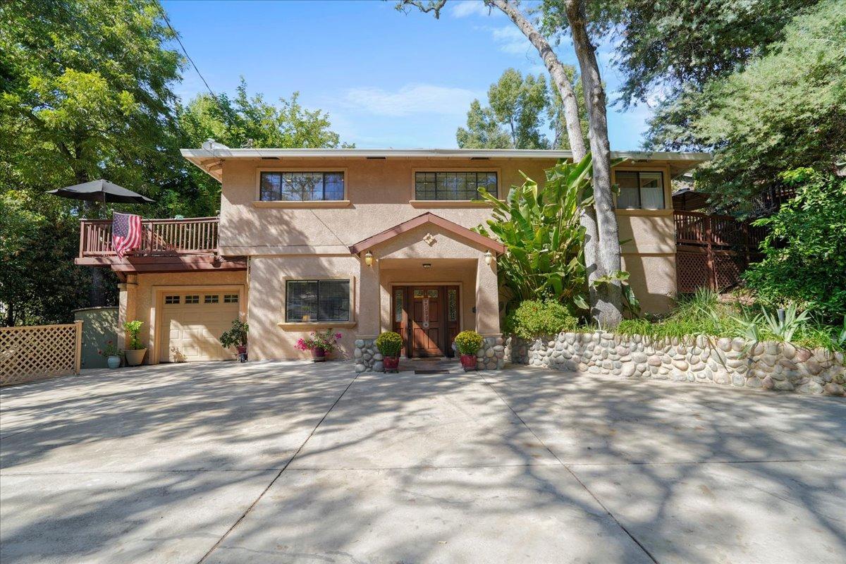 Photo of 8651 Winding Wy in Fair Oaks, CA