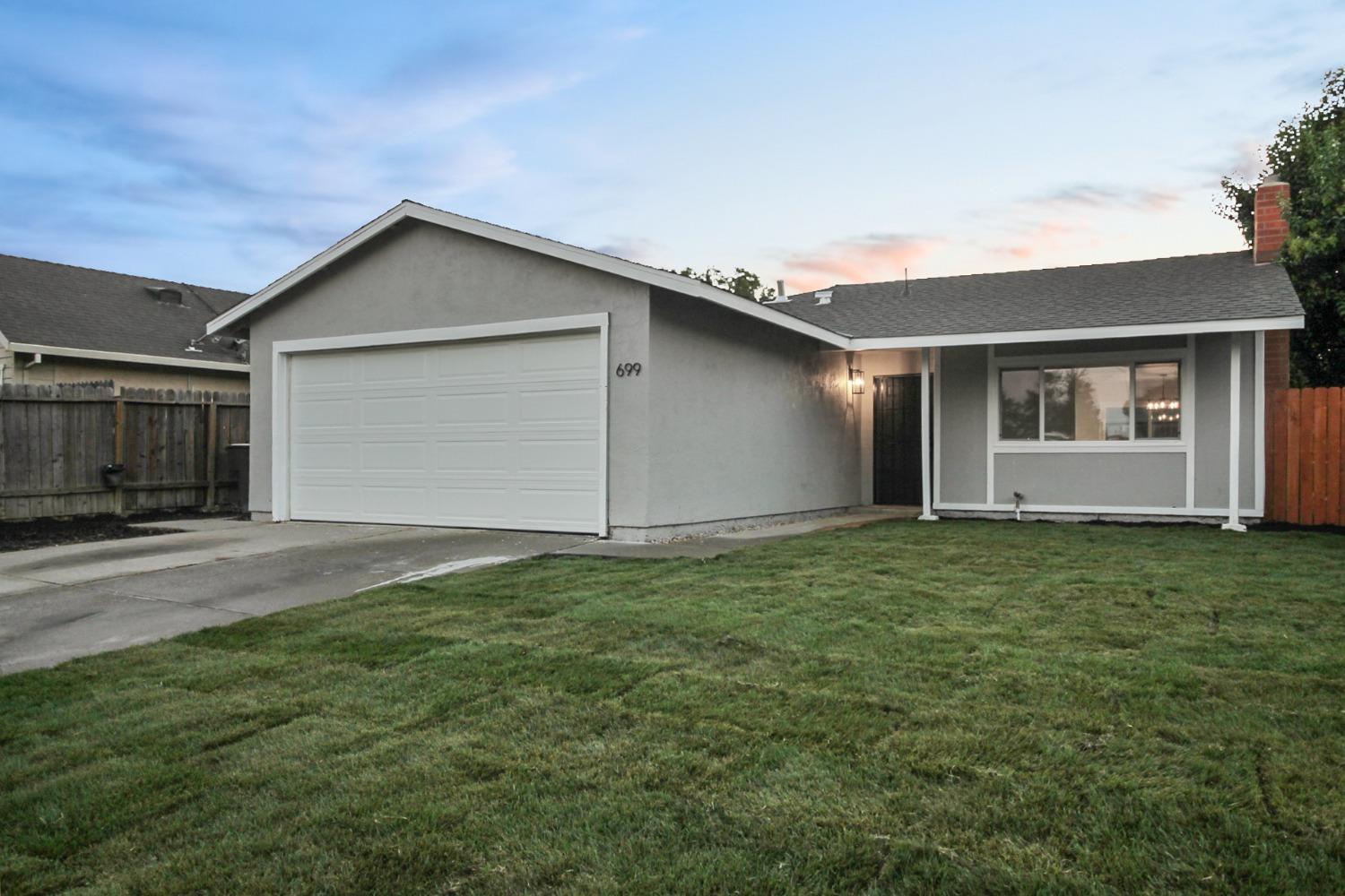 Photo of 699 Sequoia Blvd in Tracy, CA