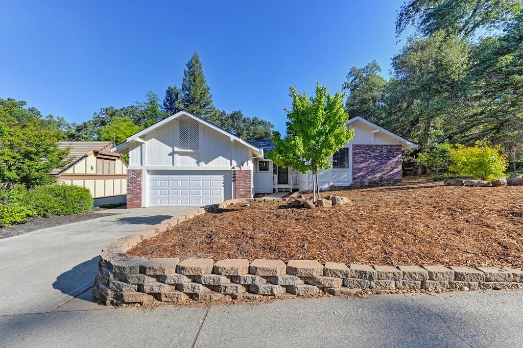 Photo of 11483 Sherwood Wy in Auburn, CA