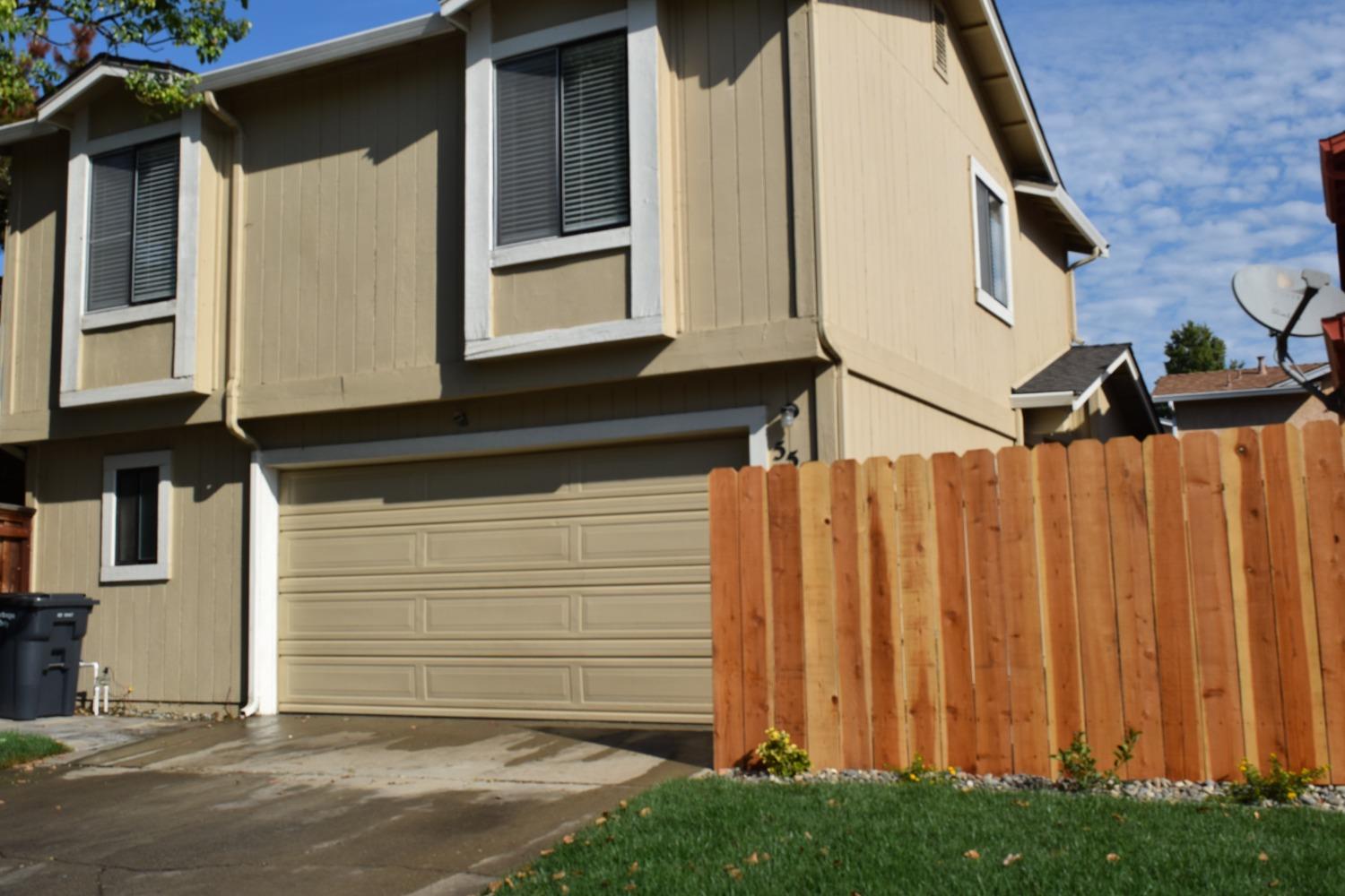Photo of 555 Allisha Ln in Tracy, CA