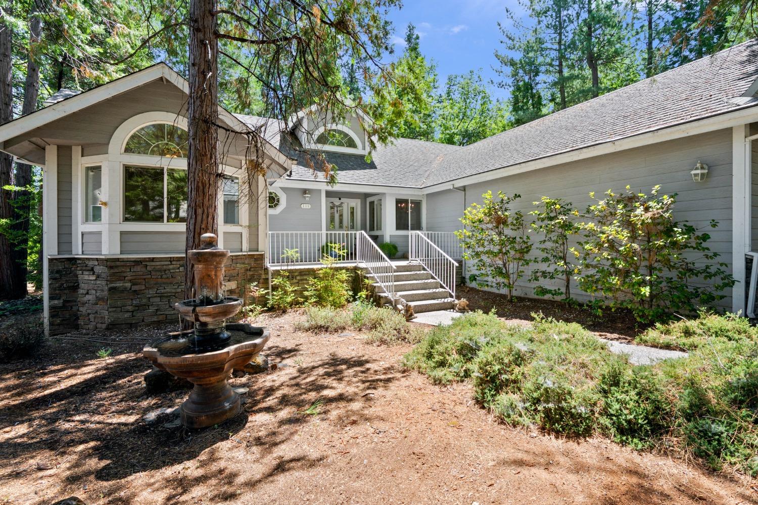 Photo of 111 Sterling Ct in Grass Valley, CA