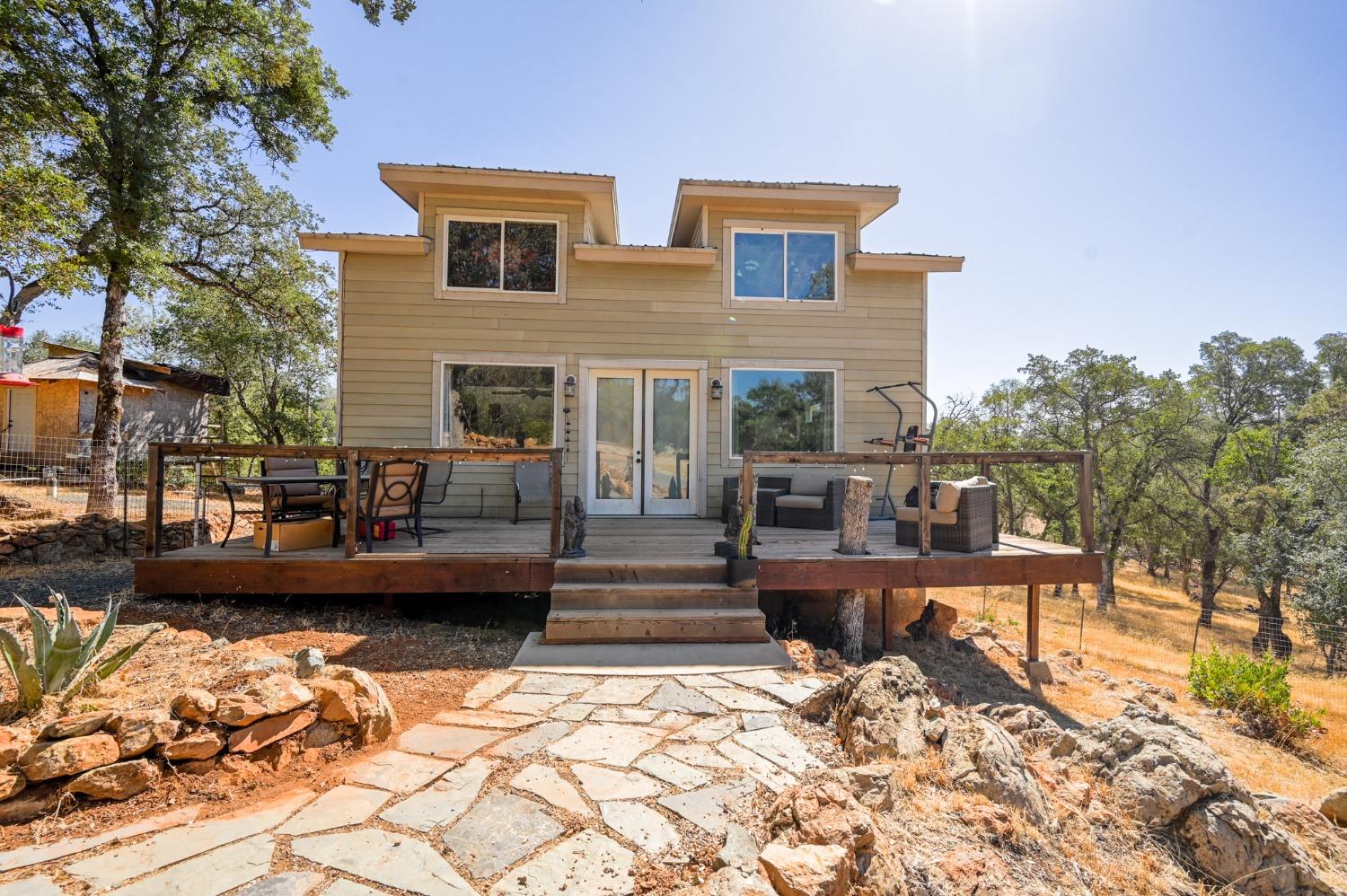 Photo of 16175 Mackinaw Wy in Grass Valley, CA