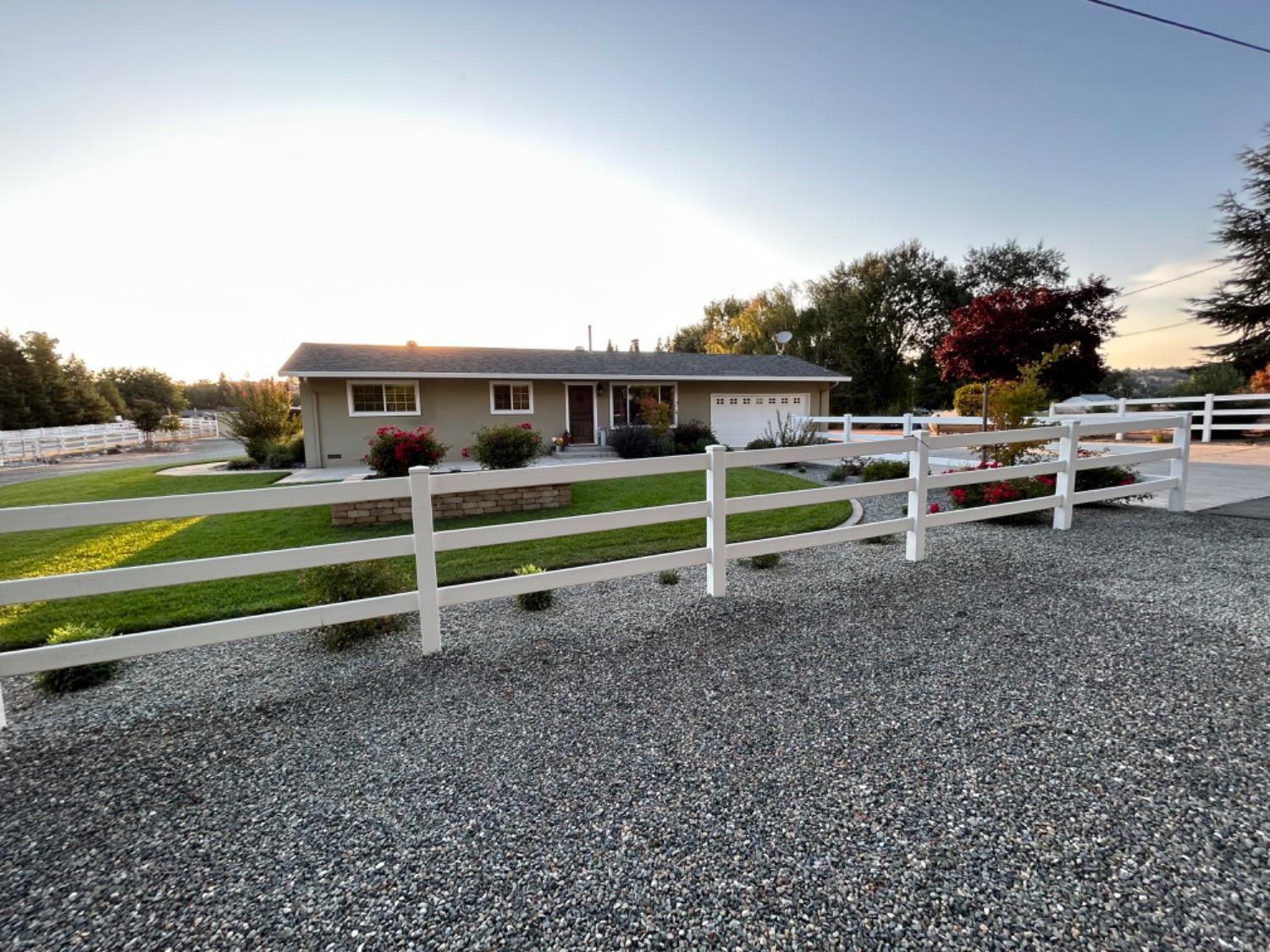 Photo of 3032 Carlile Dr in Loomis, CA