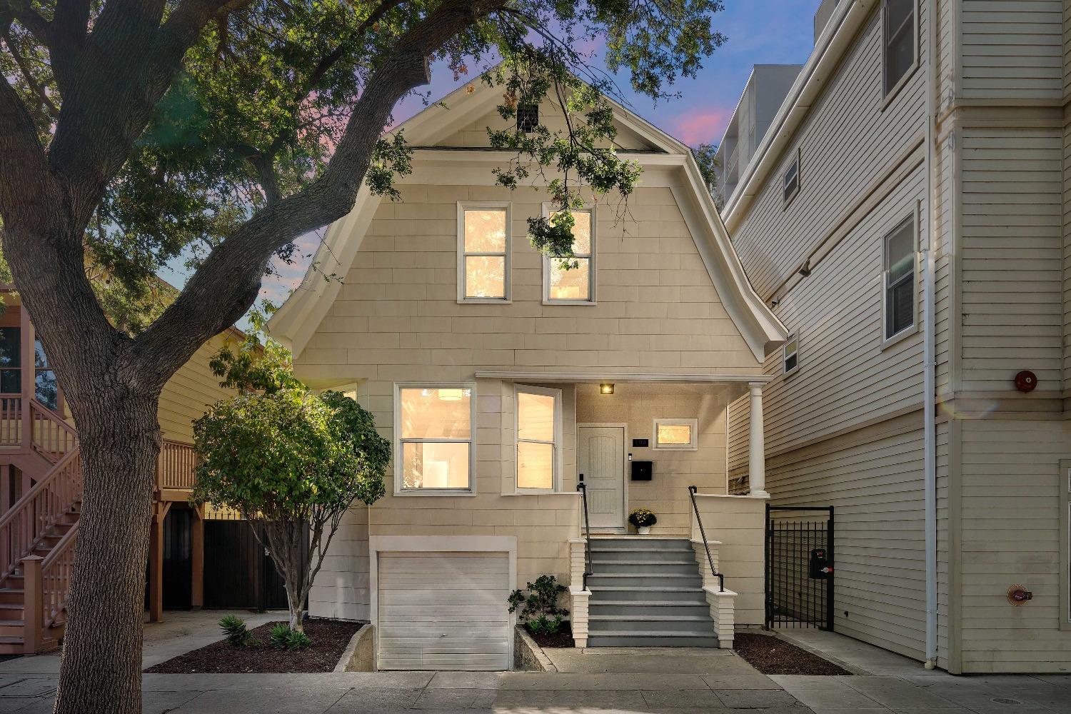 Photo of 1310 19th St in Sacramento, CA
