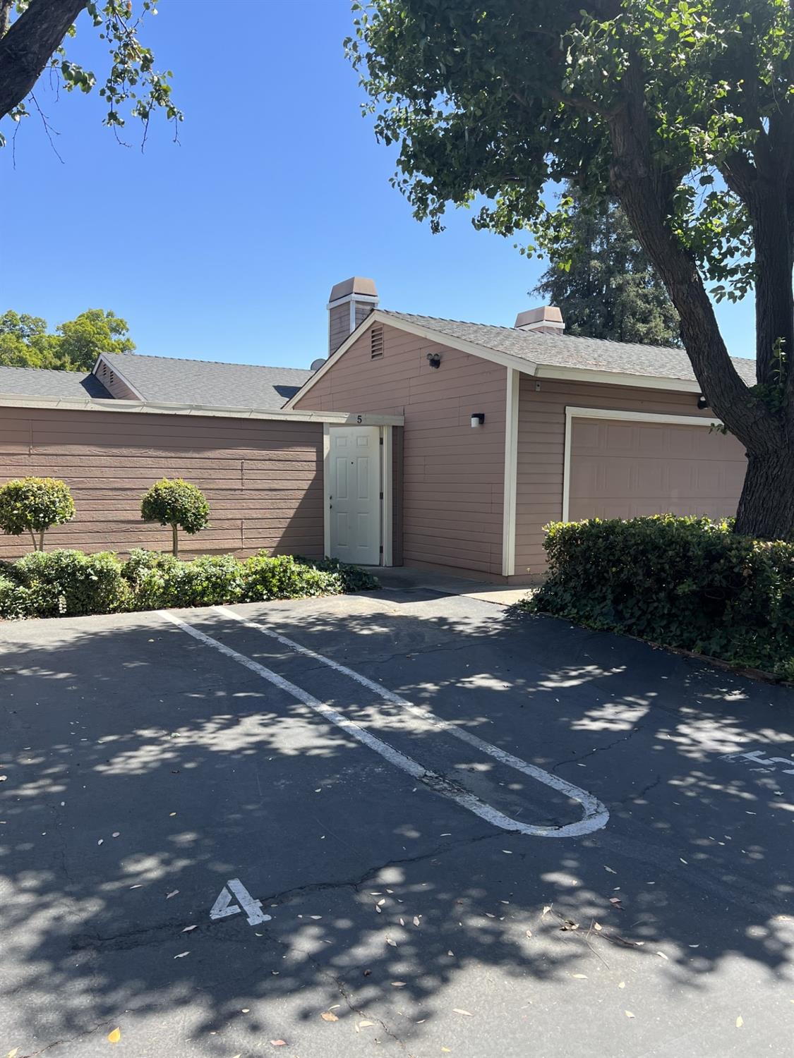 Photo of 1200 Lakewood Ave #5 in Modesto, CA