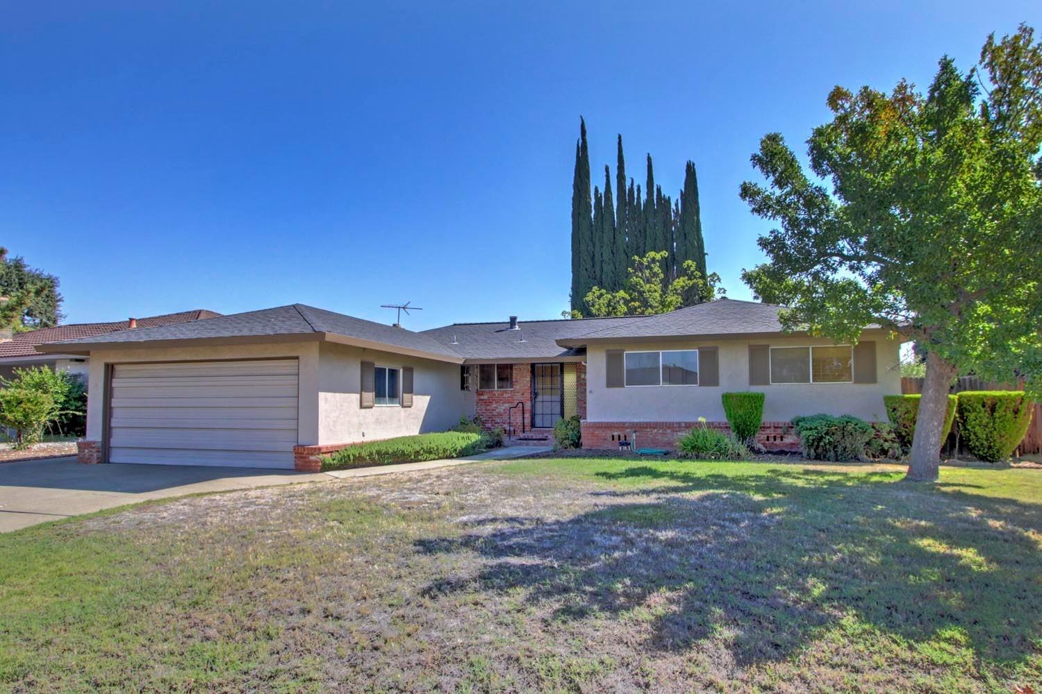 Photo of 7329 Barr Wy in Sacramento, CA