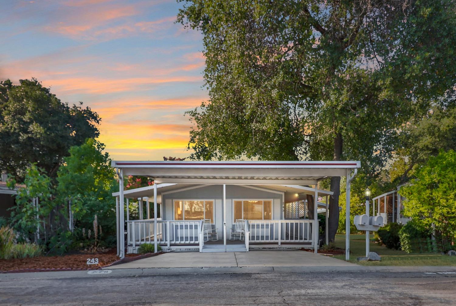 Photo of 243 Lark Ln in Folsom, CA