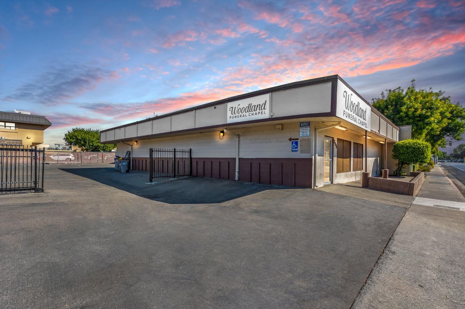 Photo of 305 Cottonwood St in Woodland, CA