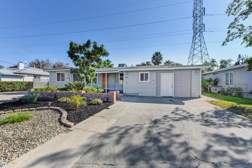 Photo of 2860 Aurora Ave in Sacramento, CA
