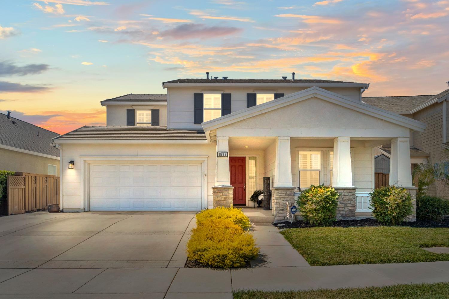 Photo of 1686 Hoffman St in Woodland, CA