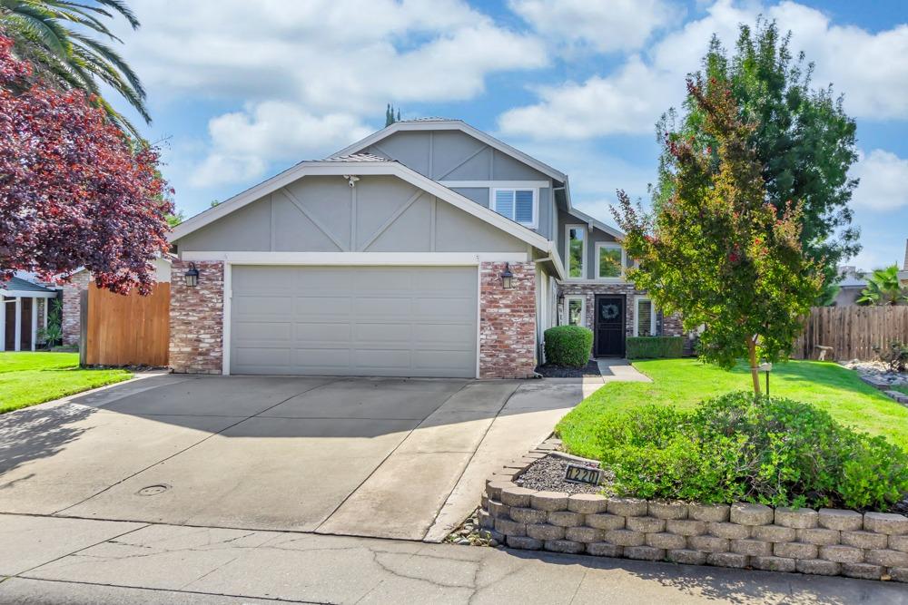 Photo of 1220 Crescendo Dr in Roseville, CA