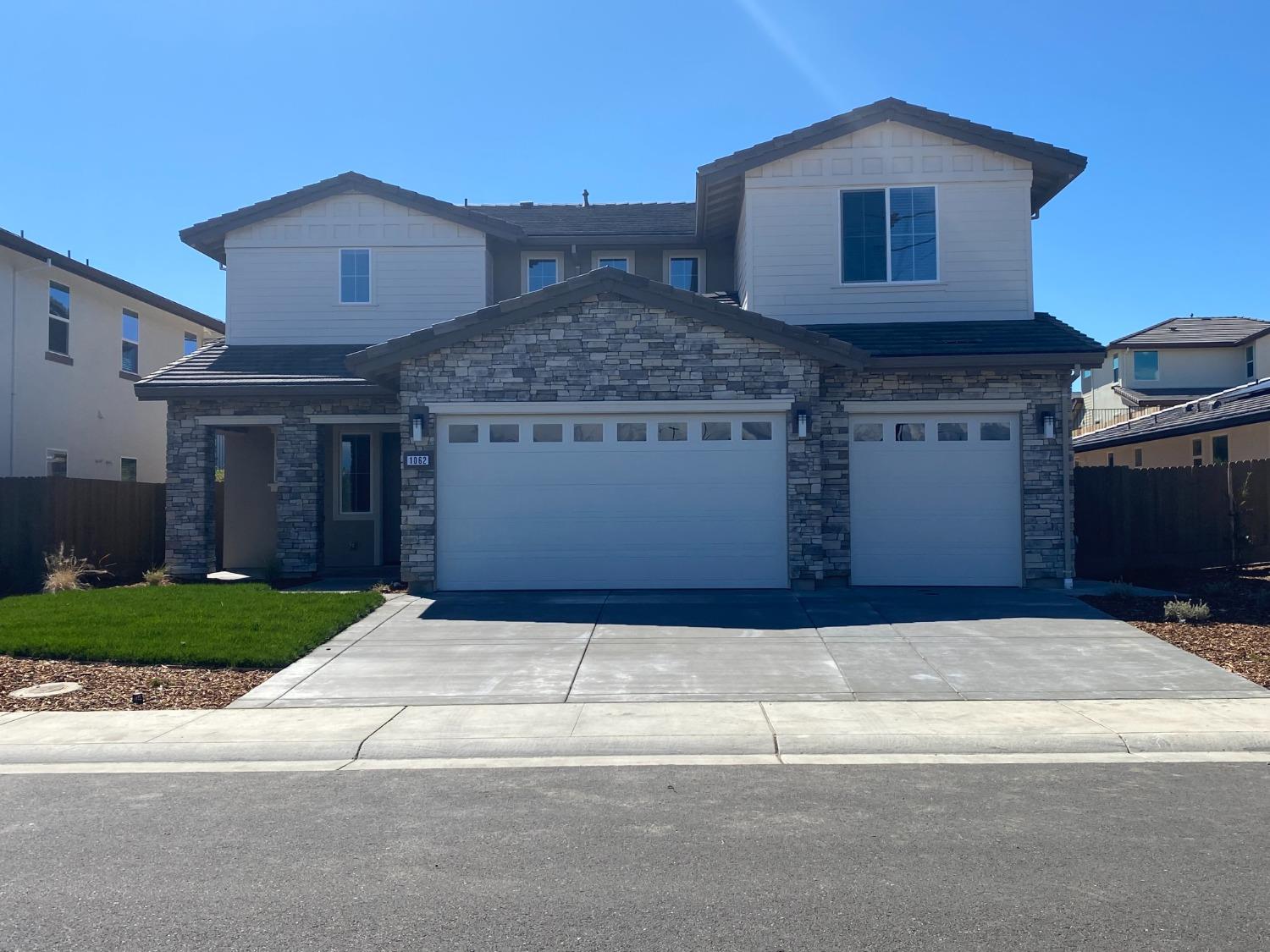 Photo of 1062 Seneca Cir in El Dorado Hills, CA