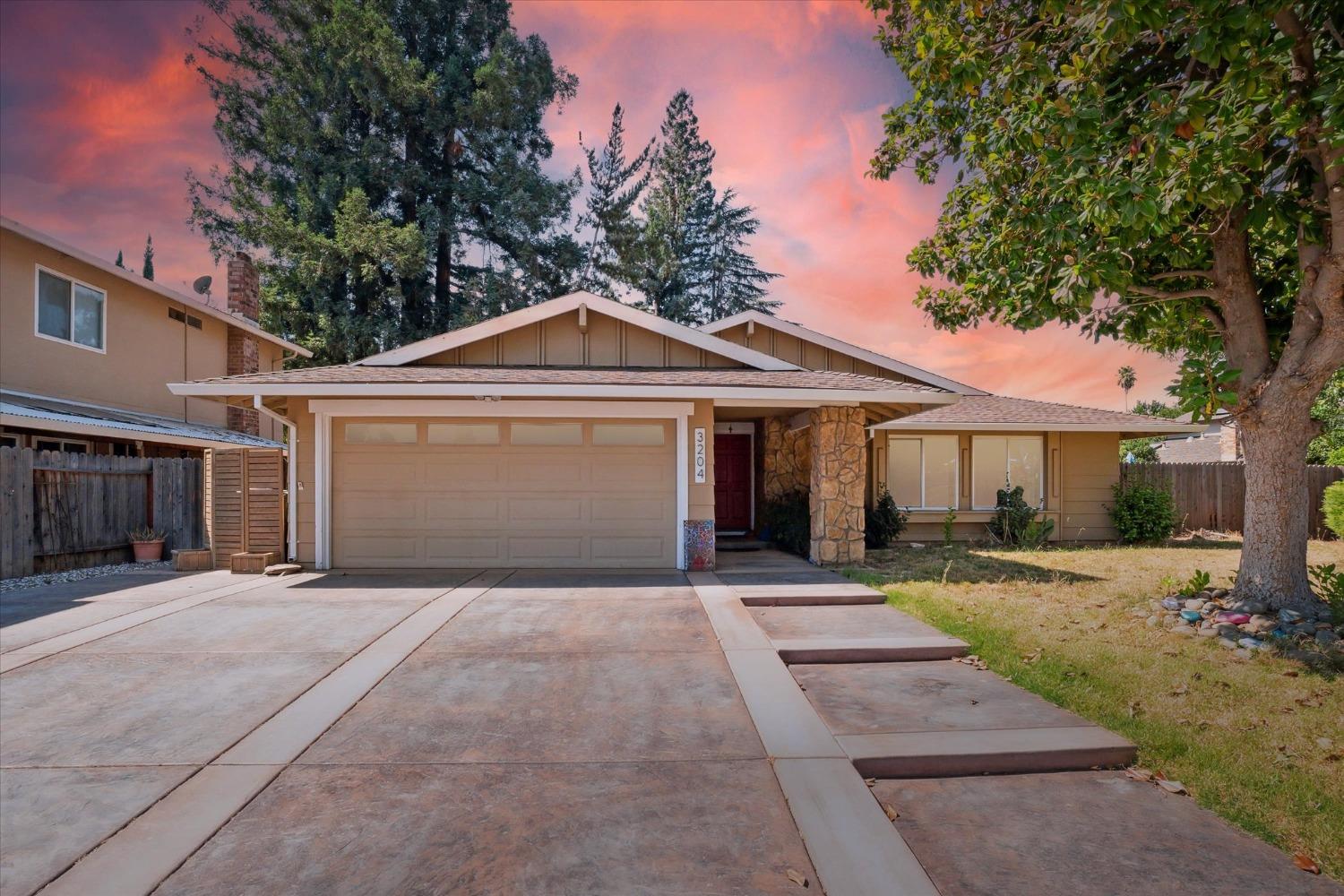 Photo of 3204 Cinnabar Ct in Sacramento, CA