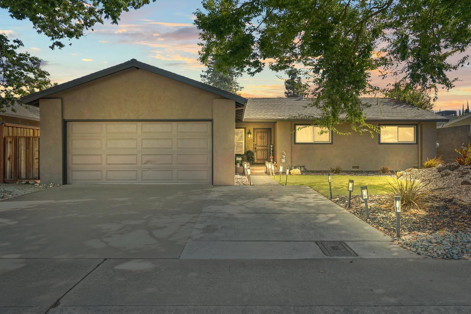 Photo of 1136 Wildflower Dr in Modesto, CA