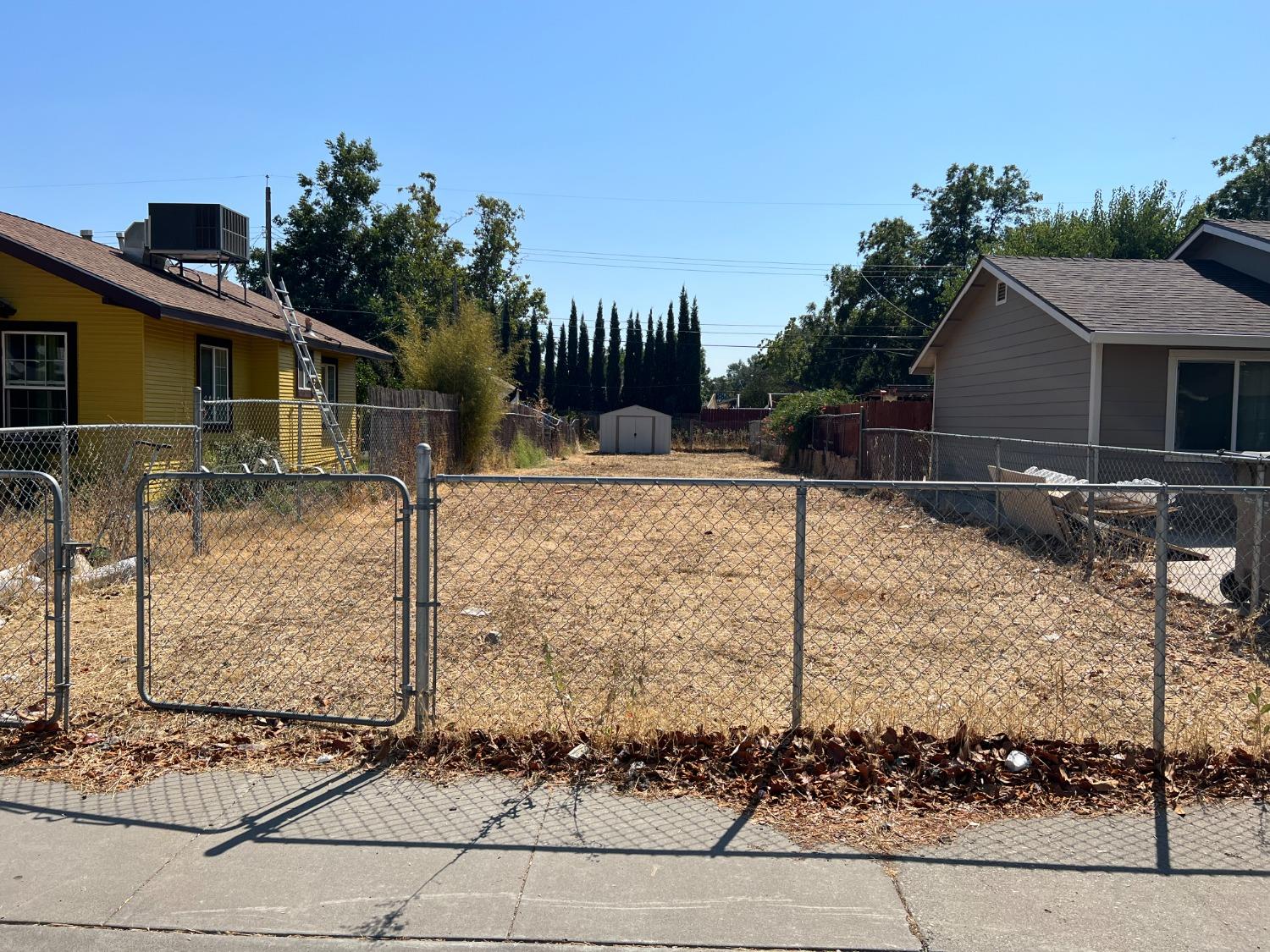 Photo of 3320 20th Ave in Sacramento, CA