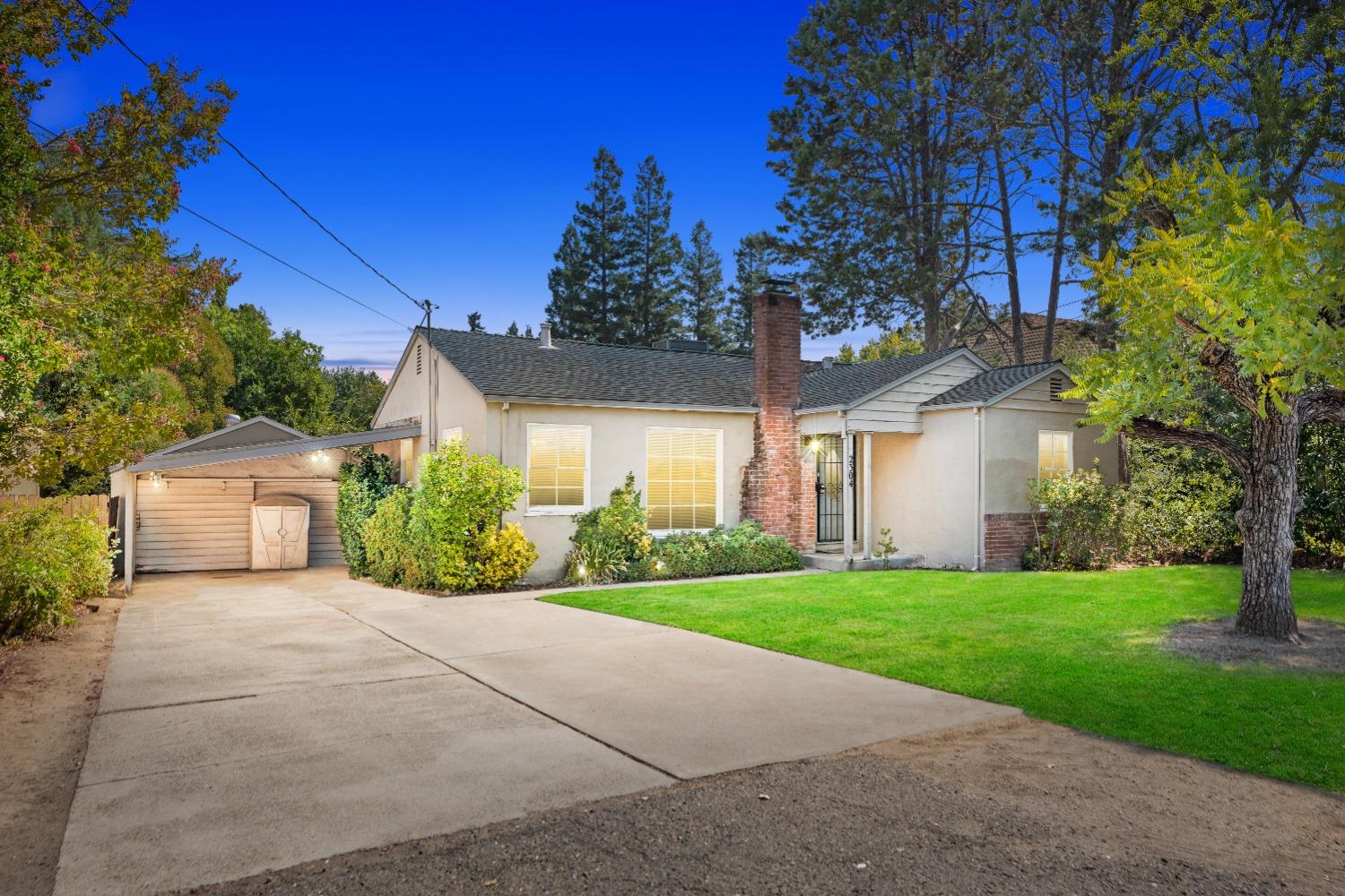 Photo of 2304 Garfield Ave in Carmichael, CA