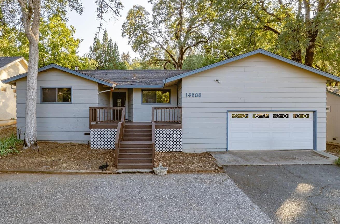 Photo of 14000 Torrey Pines Dr in Auburn, CA