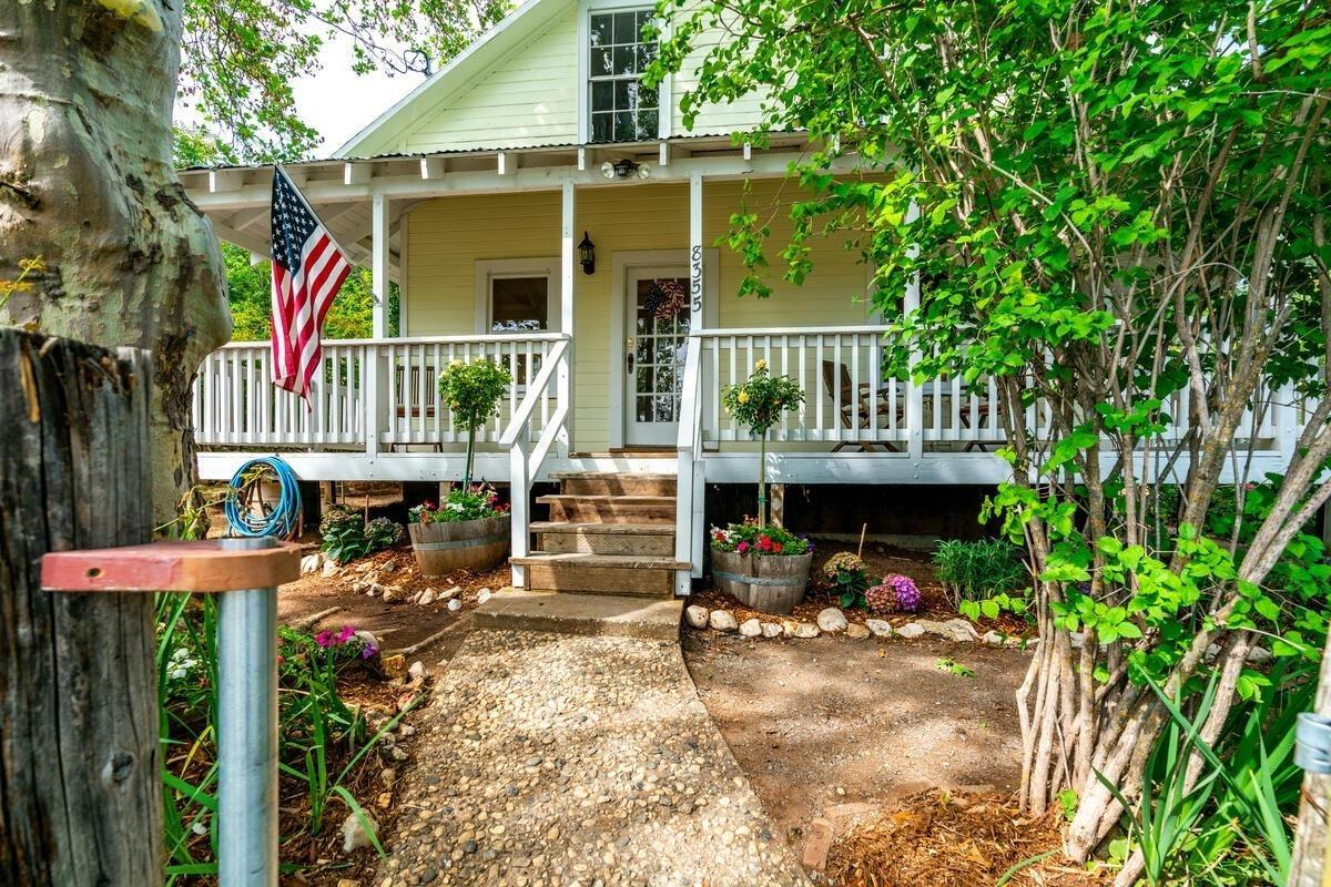 Photo of 8355 Michigan Bluff Rd in Foresthill, CA