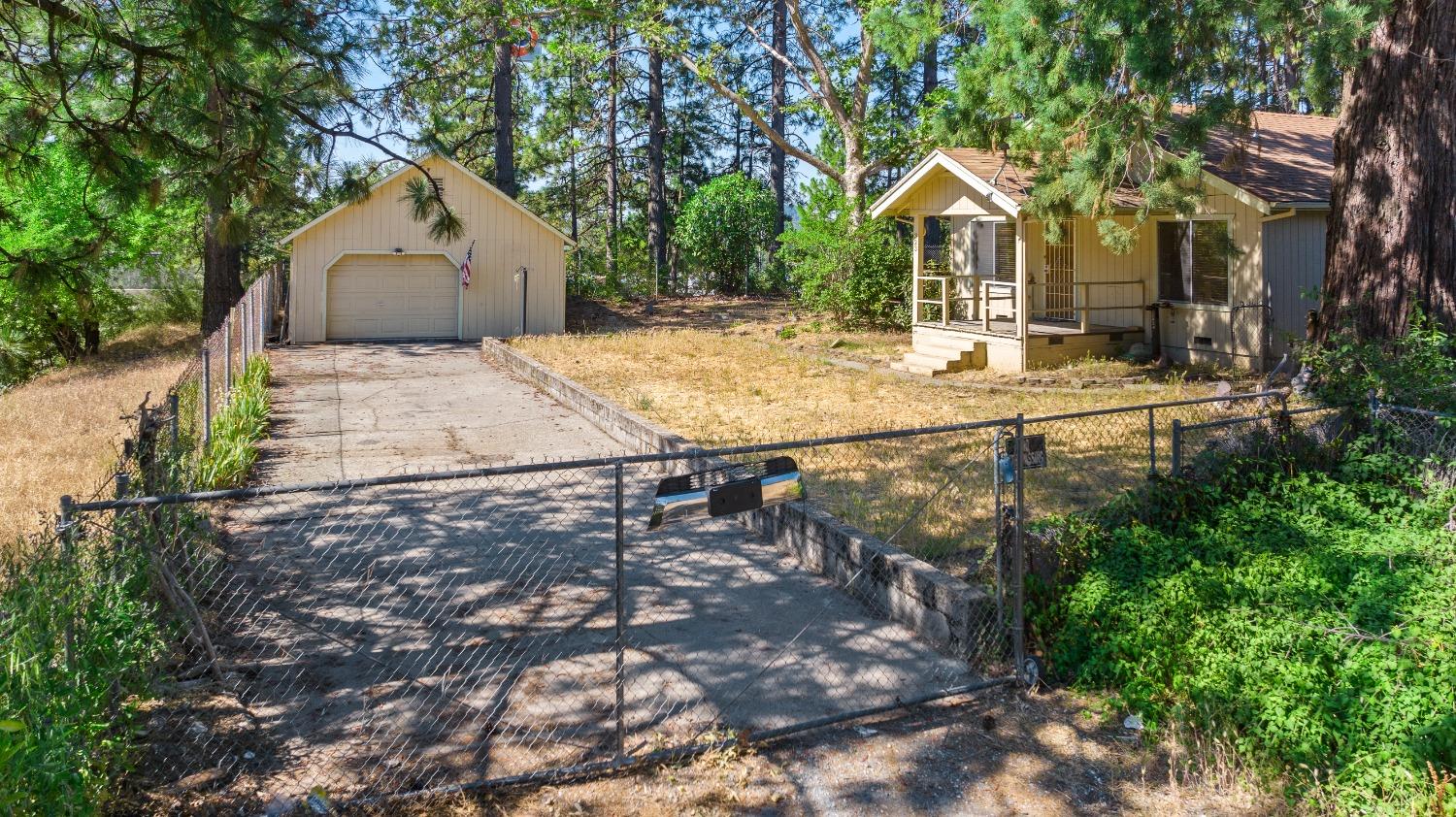 Photo of 323 State Hwy 174 in Colfax, CA