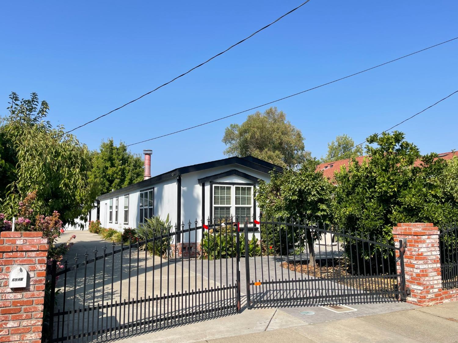 Photo of 6946 27th St in Sacramento, CA