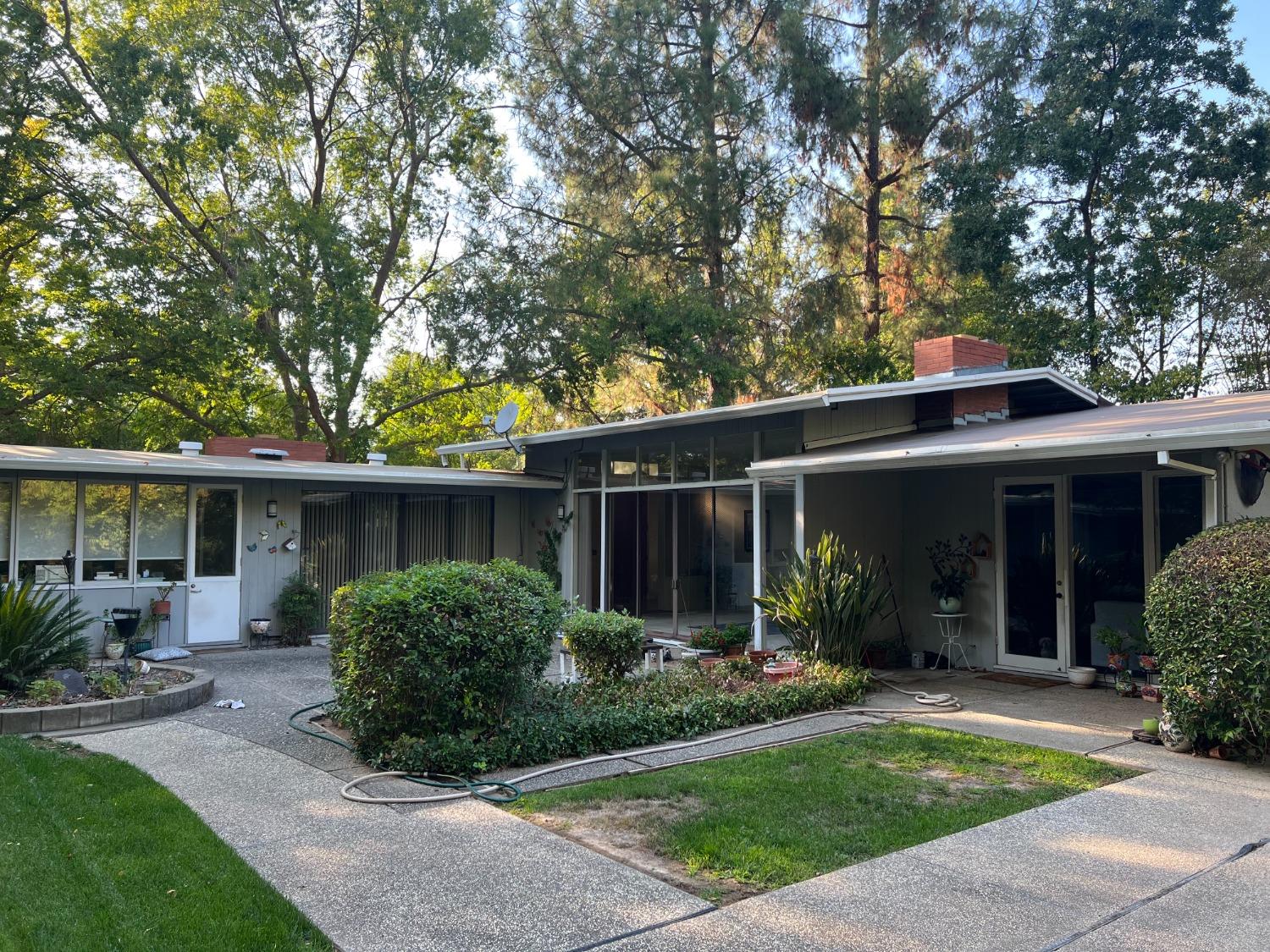 Photo of 790 Lilac Ln in Sacramento, CA