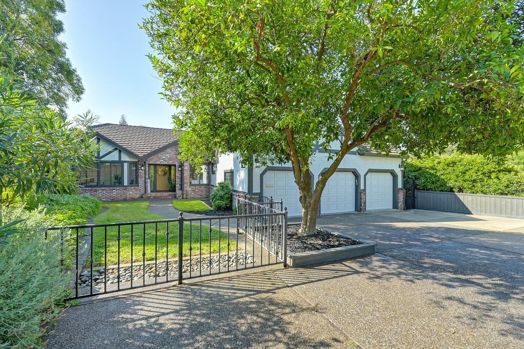 Ridgeglen Way, Fair Oaks, California image 13
