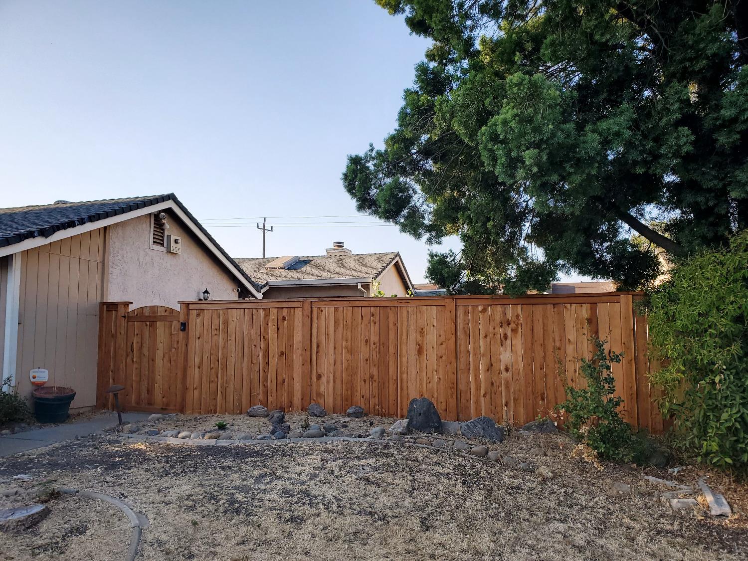 Photo of 107 Cedar Rock Cir in Sacramento, CA