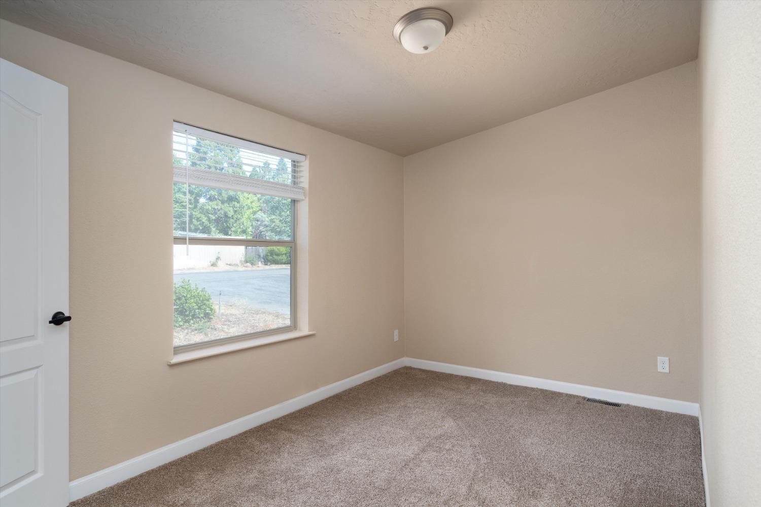 Detail Gallery Image 24 of 36 For 1692 Mulberry Ln, Paradise,  CA 95969 - 3 Beds | 2 Baths