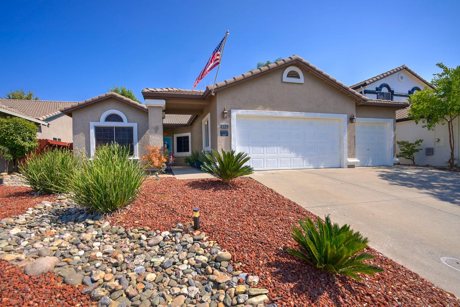 Photo of 111 Fuller Ct in Lincoln, CA