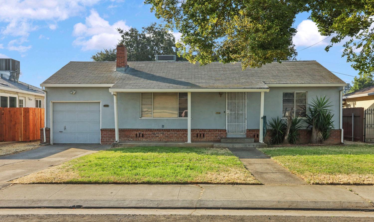 Photo of 142 W Atlee St in Stockton, CA