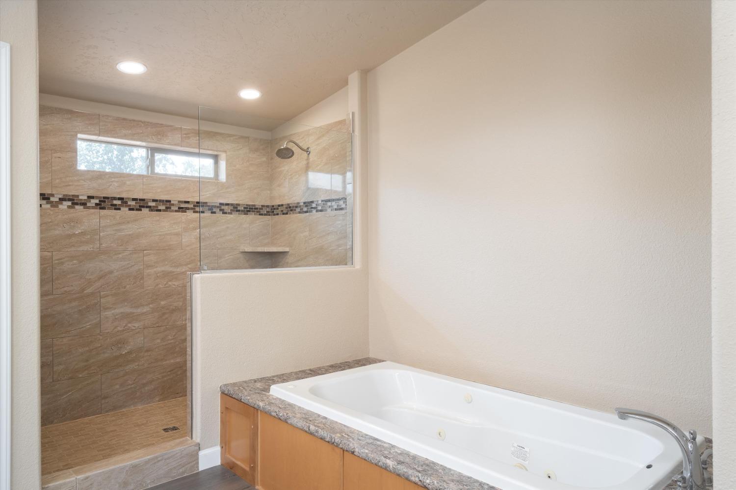 Detail Gallery Image 20 of 36 For 1692 Mulberry Ln, Paradise,  CA 95969 - 3 Beds | 2 Baths