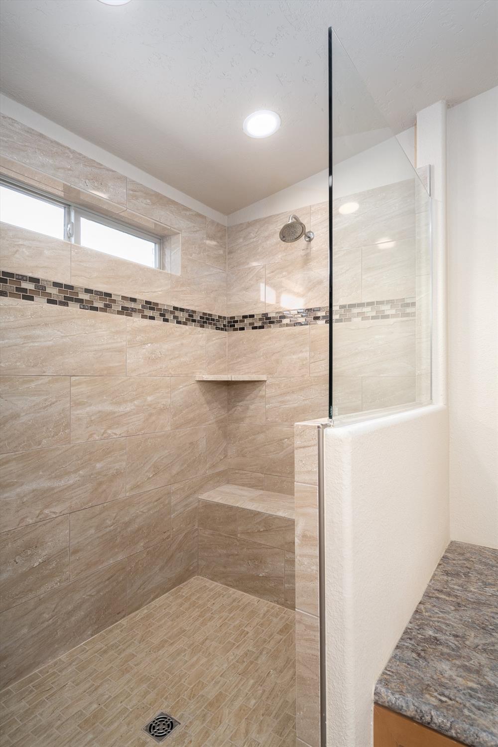 Detail Gallery Image 21 of 36 For 1692 Mulberry Ln, Paradise,  CA 95969 - 3 Beds | 2 Baths