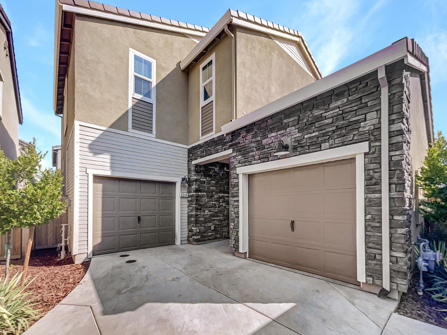 Photo of 4344 Shingle Oak Ln in Sacramento, CA