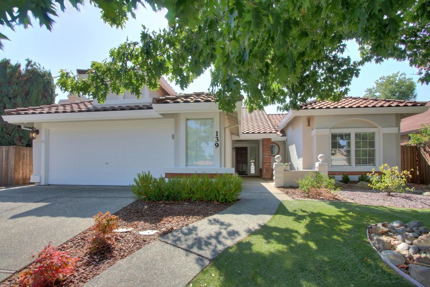 Photo of 139 Hopper Ln in Folsom, CA