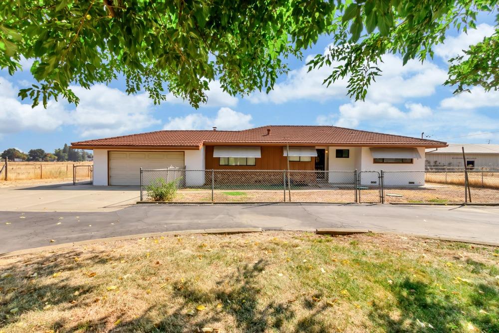 Photo of 9777 La Clair Rd in Wilton, CA