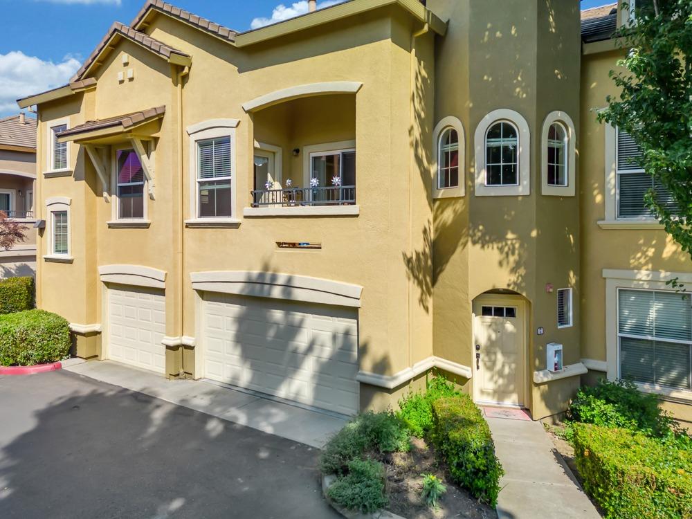 Photo of 1275 Milano Dr #4 in West Sacramento, CA